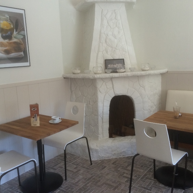 Corretto deli ja cafe'ssa voit nautia aidosta Italialaisesta ruuasta ja kahvista. Mukaanvoit ostaa my&ouml;s  amaretteja, balsamicoja ja Pellinin kahvia.